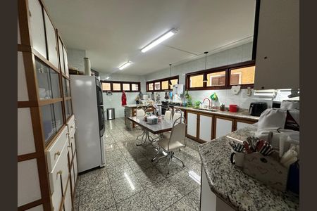 Casa de condomínio para alugar com 571m², 3 quartos e 4 vagas Casa de condomínio para alugar com 571m², 3 quartos e 4 vagasCozinha