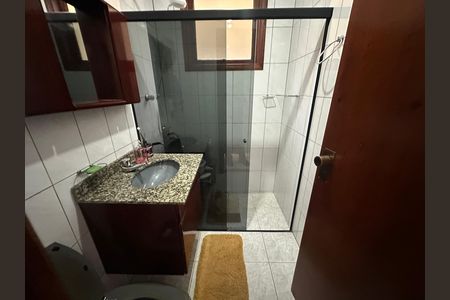 Casa de condomínio para alugar com 571m², 3 quartos e 4 vagas Casa de condomínio para alugar com 571m², 3 quartos e 4 vagasBanheiro de serviço