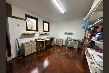 Casa de condomínio para alugar com 571m², 3 quartos e 4 vagas Casa de condomínio para alugar com 571m², 3 quartos e 4 vagasEscritório