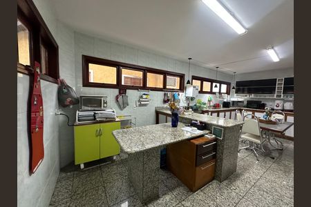 Casa de condomínio para alugar com 571m², 3 quartos e 4 vagas Casa de condomínio para alugar com 571m², 3 quartos e 4 vagasCozinha