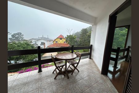 Casa de condomínio para alugar com 571m², 3 quartos e 4 vagas Casa de condomínio para alugar com 571m², 3 quartos e 4 vagasVaranda do Quarto 1