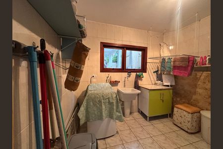 Casa de condomínio para alugar com 571m², 3 quartos e 4 vagas Casa de condomínio para alugar com 571m², 3 quartos e 4 vagasÁrea de Serviço