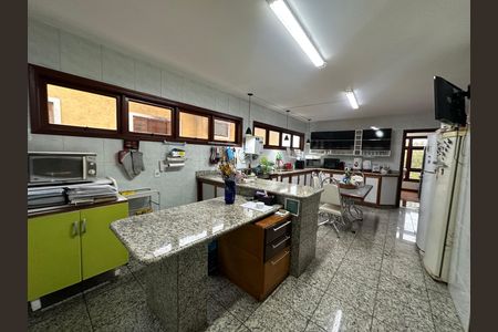 Casa de condomínio para alugar com 571m², 3 quartos e 4 vagas Casa de condomínio para alugar com 571m², 3 quartos e 4 vagasCozinha