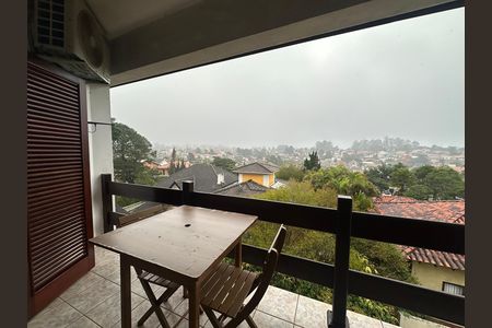 Casa de condomínio para alugar com 571m², 3 quartos e 4 vagas Casa de condomínio para alugar com 571m², 3 quartos e 4 vagasVaranda do Quarto 2