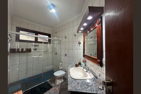Casa de condomínio para alugar com 571m², 3 quartos e 4 vagas Casa de condomínio para alugar com 571m², 3 quartos e 4 vagasBanheiro social