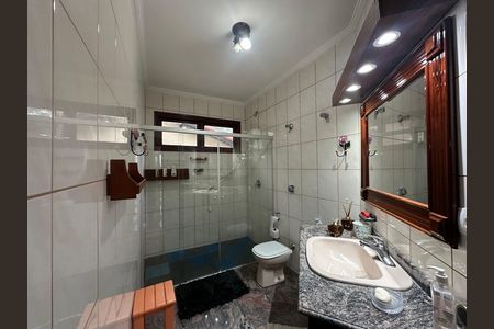 Casa de condomínio para alugar com 571m², 3 quartos e 4 vagas Casa de condomínio para alugar com 571m², 3 quartos e 4 vagasBanheiro social