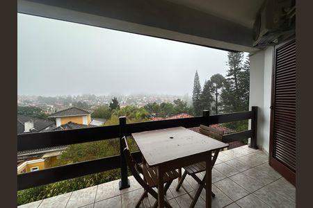 Casa de condomínio para alugar com 571m², 3 quartos e 4 vagas Casa de condomínio para alugar com 571m², 3 quartos e 4 vagasVaranda