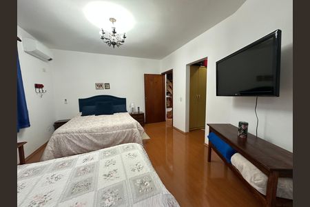 Casa de condomínio para alugar com 571m², 3 quartos e 4 vagas Casa de condomínio para alugar com 571m², 3 quartos e 4 vagasSuíte 1