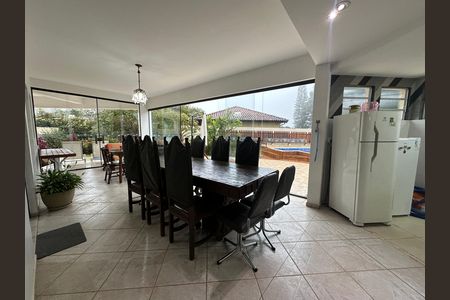 Casa de condomínio para alugar com 571m², 3 quartos e 4 vagas Casa de condomínio para alugar com 571m², 3 quartos e 4 vagasChurrasqueira