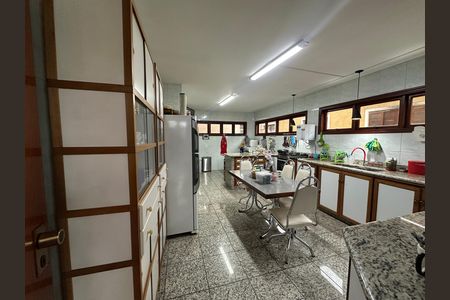 Casa de condomínio para alugar com 571m², 3 quartos e 4 vagas Casa de condomínio para alugar com 571m², 3 quartos e 4 vagasCozinha