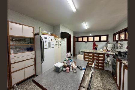 Casa de condomínio para alugar com 571m², 3 quartos e 4 vagas Casa de condomínio para alugar com 571m², 3 quartos e 4 vagasCozinha