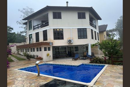 Casa de condomínio para alugar com 571m², 3 quartos e 4 vagas Casa de condomínio para alugar com 571m², 3 quartos e 4 vagasPiscina