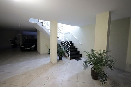 Apartamento à venda com 53m², 2 quartos e 1 vaga Apartamento à venda com 53m², 2 quartos e 1 vagaEscada