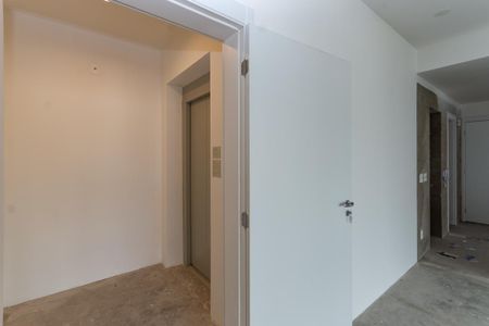 Apartamento à venda com 141m², 3 quartos e 2 vagas Apartamento à venda com 141m², 3 quartos e 2 vagasHall Social Exclusivo