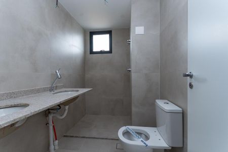 Apartamento à venda com 141m², 3 quartos e 2 vagas Apartamento à venda com 141m², 3 quartos e 2 vagasBanheiro do quarto 1 Suíte