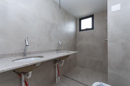 Apartamento à venda com 141m², 3 quartos e 2 vagas Apartamento à venda com 141m², 3 quartos e 2 vagasBanheiro do quarto 1 Suíte
