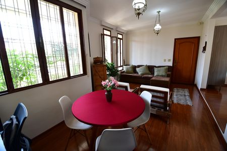 Casa à venda com 183m², 3 quartos e 3 vagasSala