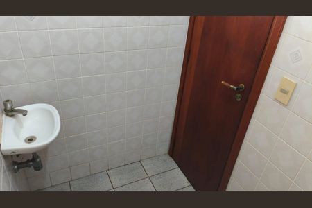 Casa à venda com 183m², 3 quartos e 3 vagas Casa à venda com 183m², 3 quartos e 3 vagasBanheiro de serviço