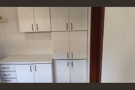 Casa à venda com 183m², 3 quartos e 3 vagas Casa à venda com 183m², 3 quartos e 3 vagasQuarto de Serviço