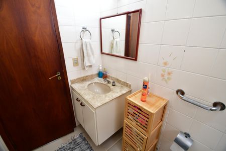 Casa à venda com 183m², 3 quartos e 3 vagasBanheiro Social