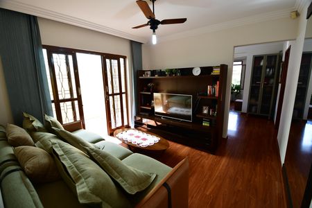 Casa à venda com 183m², 3 quartos e 3 vagasSala
