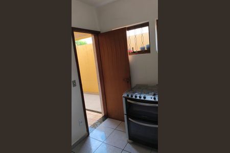 Casa à venda com 183m², 3 quartos e 3 vagas Casa à venda com 183m², 3 quartos e 3 vagasQuarto de Serviço