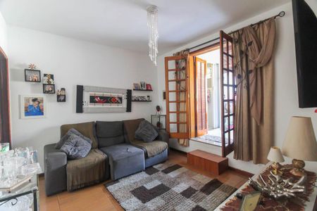 Casa à venda com 125m², 3 quartos e 2 vagasSala