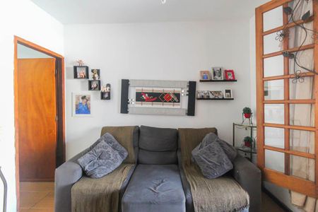 Casa à venda com 125m², 3 quartos e 2 vagasSala
