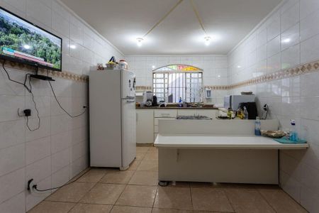 Casa à venda com 180m², 4 quartos e 3 vagas Casa à venda com 180m², 4 quartos e 3 vagasCozinha