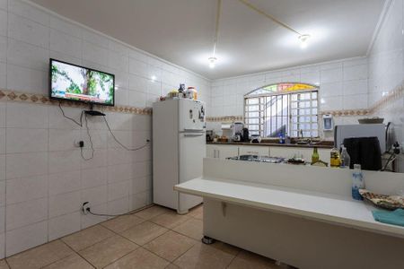 Casa à venda com 180m², 4 quartos e 3 vagas Casa à venda com 180m², 4 quartos e 3 vagasCozinha