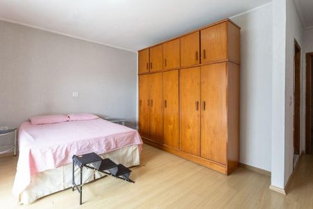 Casa à venda com 180m², 4 quartos e 3 vagas Casa à venda com 180m², 4 quartos e 3 vagasQuarto
