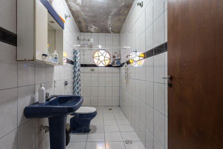 Casa à venda com 180m², 4 quartos e 3 vagas Casa à venda com 180m², 4 quartos e 3 vagasBanheiro
