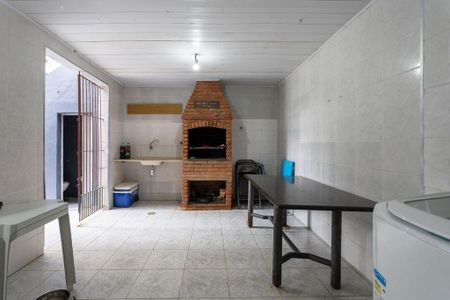 Casa à venda com 180m², 4 quartos e 3 vagas Casa à venda com 180m², 4 quartos e 3 vagasChurrasqueira