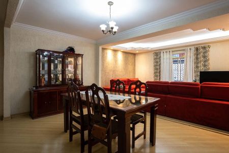 Sala de casa à venda com 4 quartos, 180m² em Campo Limpo, São Paulo