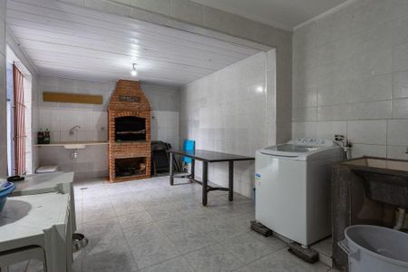 Casa à venda com 180m², 4 quartos e 3 vagas Casa à venda com 180m², 4 quartos e 3 vagasChurrasqueira