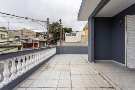 Casa à venda com 180m², 4 quartos e 3 vagas Casa à venda com 180m², 4 quartos e 3 vagasÁrea Externa