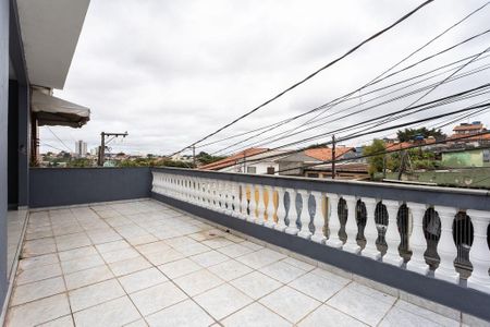 Casa à venda com 180m², 4 quartos e 3 vagas Casa à venda com 180m², 4 quartos e 3 vagasÁrea Externa