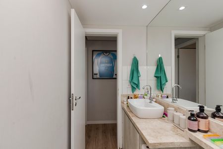Apartamento à venda com 52m², 2 quartos e 1 vaga Apartamento à venda com 52m², 2 quartos e 1 vagaBanheiro