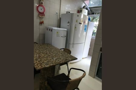 Casa de condomínio à venda com 212m², 4 quartos e 2 vagasCozinha