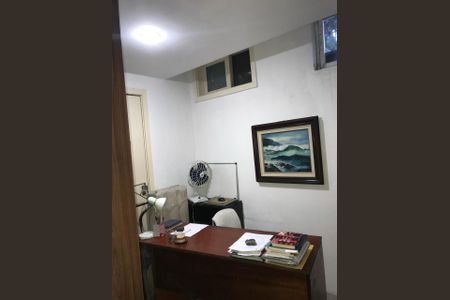 Casa de condomínio à venda com 212m², 4 quartos e 2 vagasQuarto
