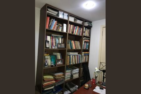 Casa de condomínio à venda com 212m², 4 quartos e 2 vagasQuarto