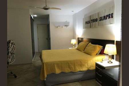 Casa de condomínio à venda com 212m², 4 quartos e 2 vagasQuarto 