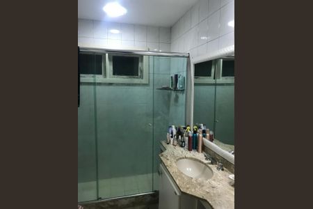 Casa de condomínio à venda com 212m², 4 quartos e 2 vagasBanheiro 