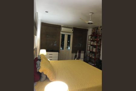 Casa de condomínio à venda com 212m², 4 quartos e 2 vagasQuarto 