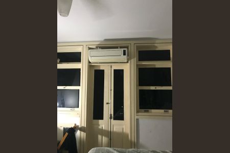 Casa de condomínio à venda com 212m², 4 quartos e 2 vagasQuarto