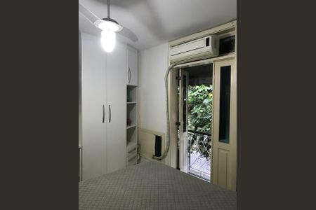 Casa de condomínio à venda com 212m², 4 quartos e 2 vagasQuarto