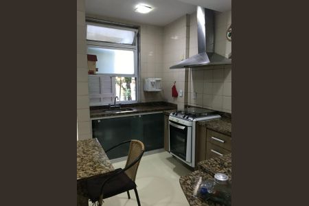 Casa de condomínio à venda com 212m², 4 quartos e 2 vagasCozinha