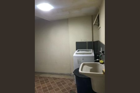 Casa de condomínio à venda com 212m², 4 quartos e 2 vagasÁrea de Serviço