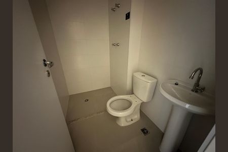 Apartamento para alugar com 175m², 3 quartos e 3 vagas Apartamento para alugar com 175m², 3 quartos e 3 vagasBanheiro de serviço