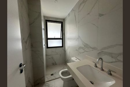 Apartamento para alugar com 175m², 3 quartos e 3 vagas Apartamento para alugar com 175m², 3 quartos e 3 vagasBanheiro da Suíte 2
